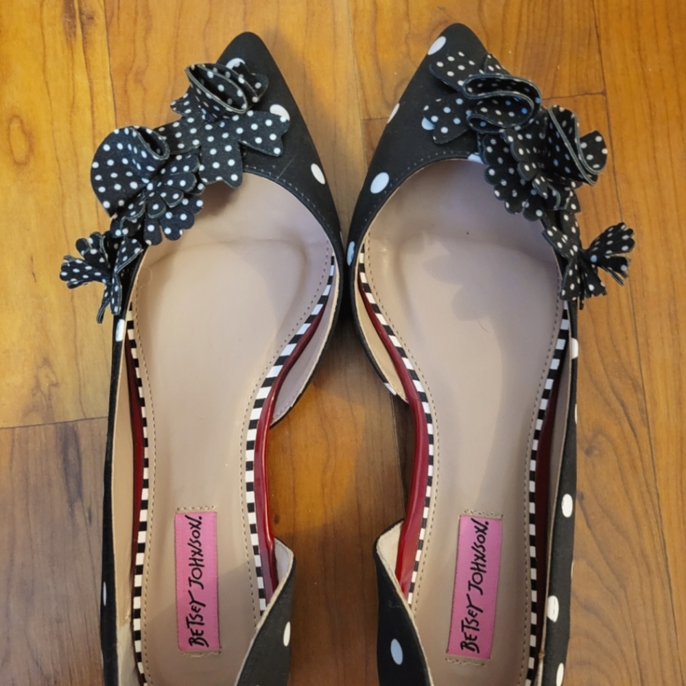 Betsey Johnson flats